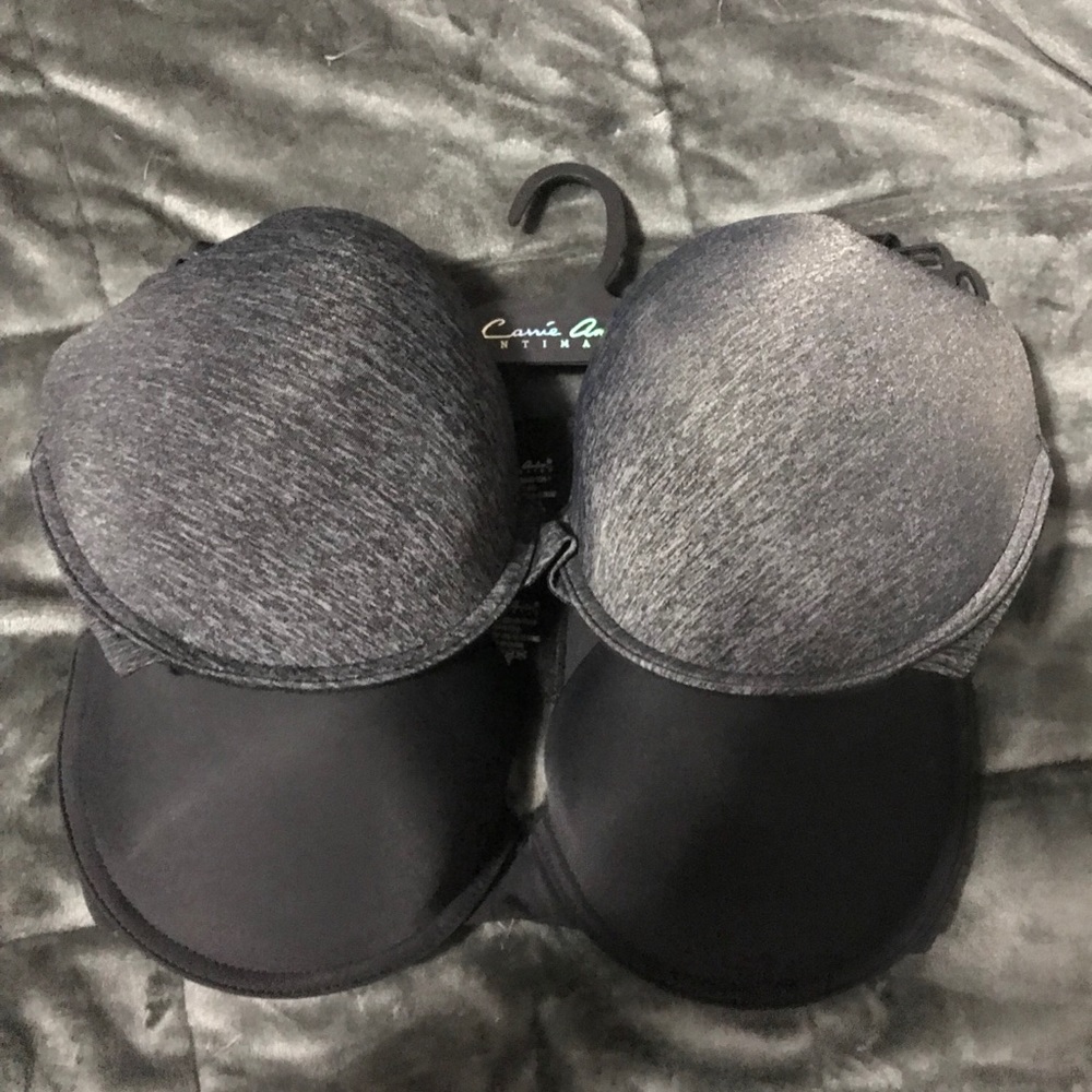 NWOT Set of bras size 38 DD